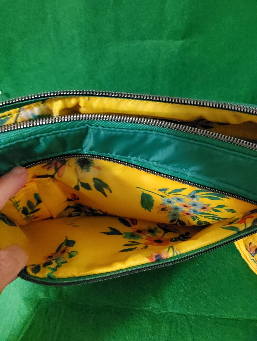 Lug Flare 2 Crossbody, Kelly Green, With 2 Straps - Picture 8 of 10